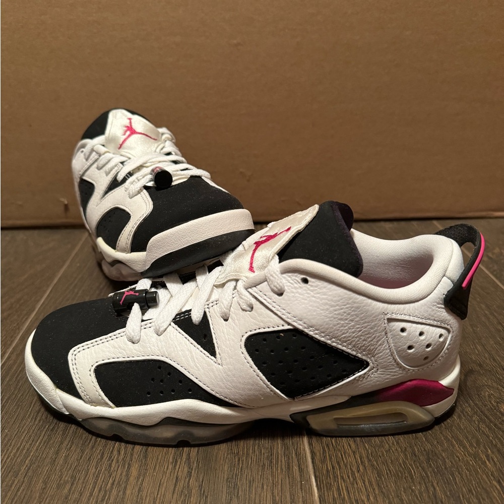 Jordan 6 Retro Low “Fuchsia” Grade School